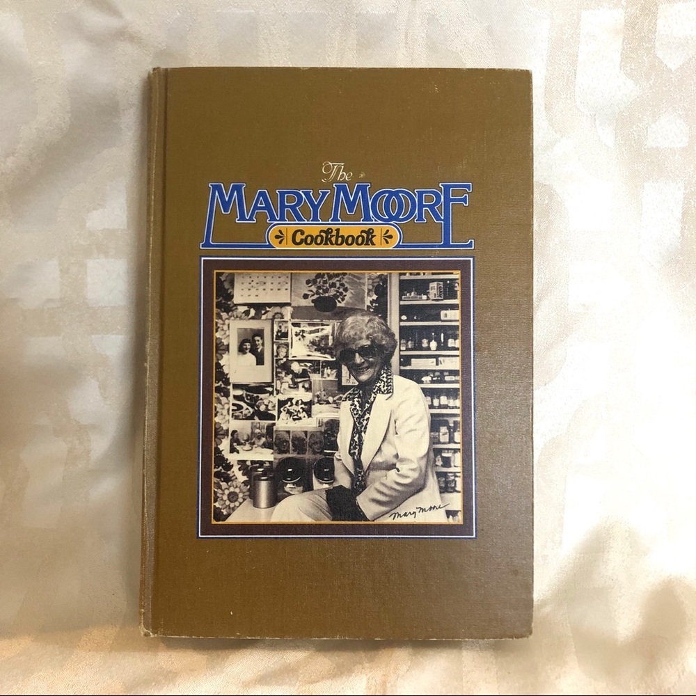 FIRST EDITION Vintage Mary Moore out of print 1978 Cookbook 326 pages